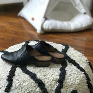 Madewell Lana mule 6.5 runs big
